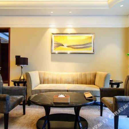 Wyndham Grand Plaza Royale Xianglin Shaoyang Hotel Екстериор снимка