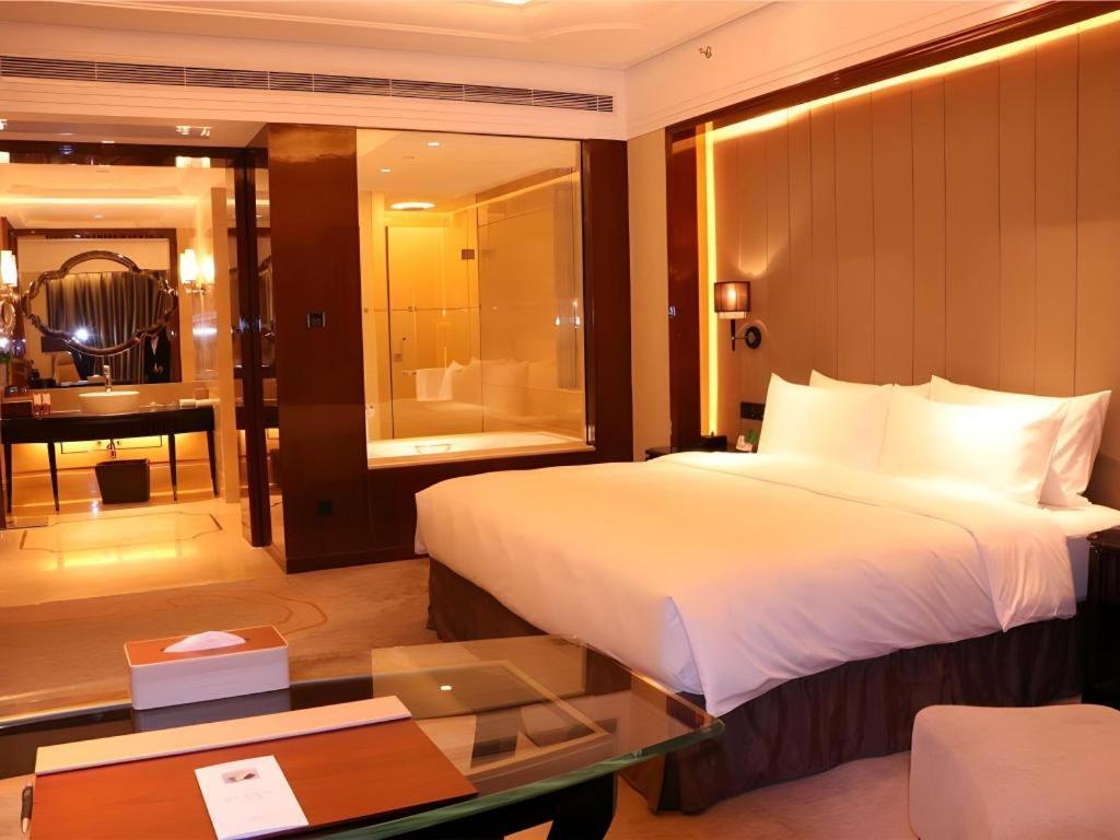Wyndham Grand Plaza Royale Xianglin Shaoyang Hotel Екстериор снимка