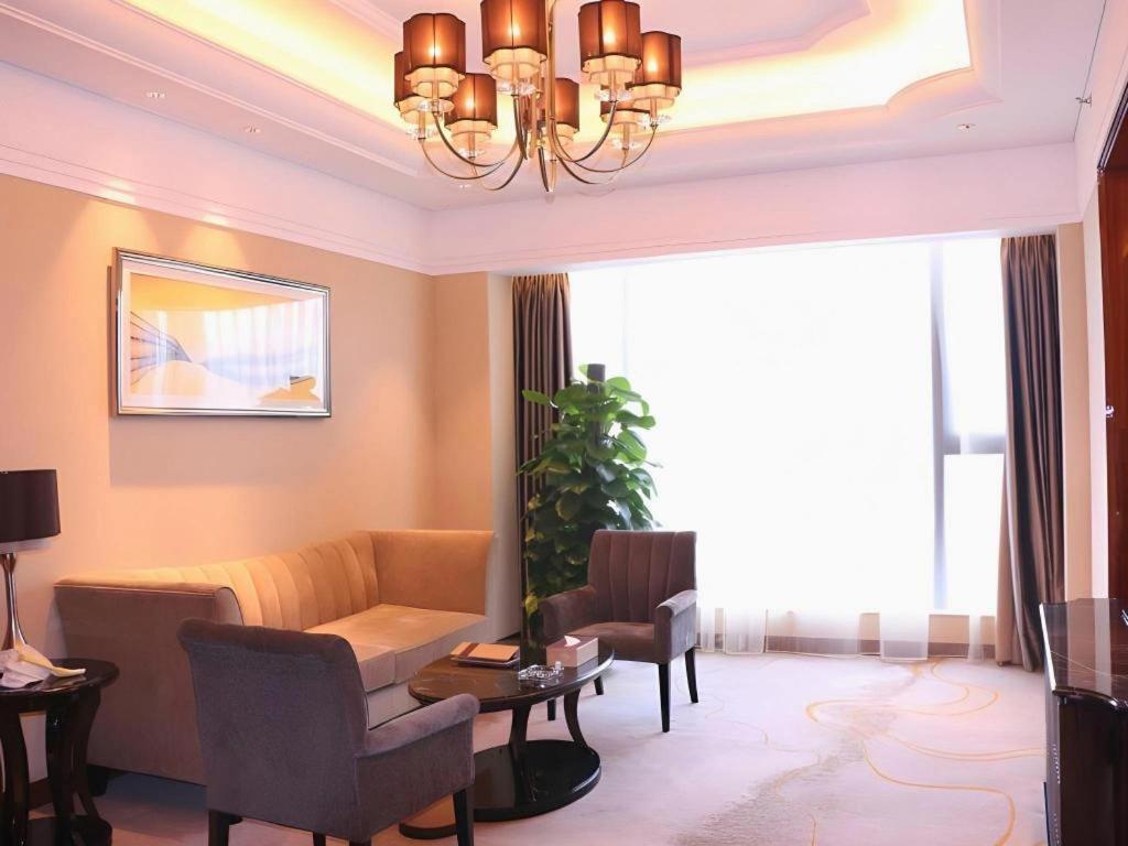 Wyndham Grand Plaza Royale Xianglin Shaoyang Hotel Екстериор снимка